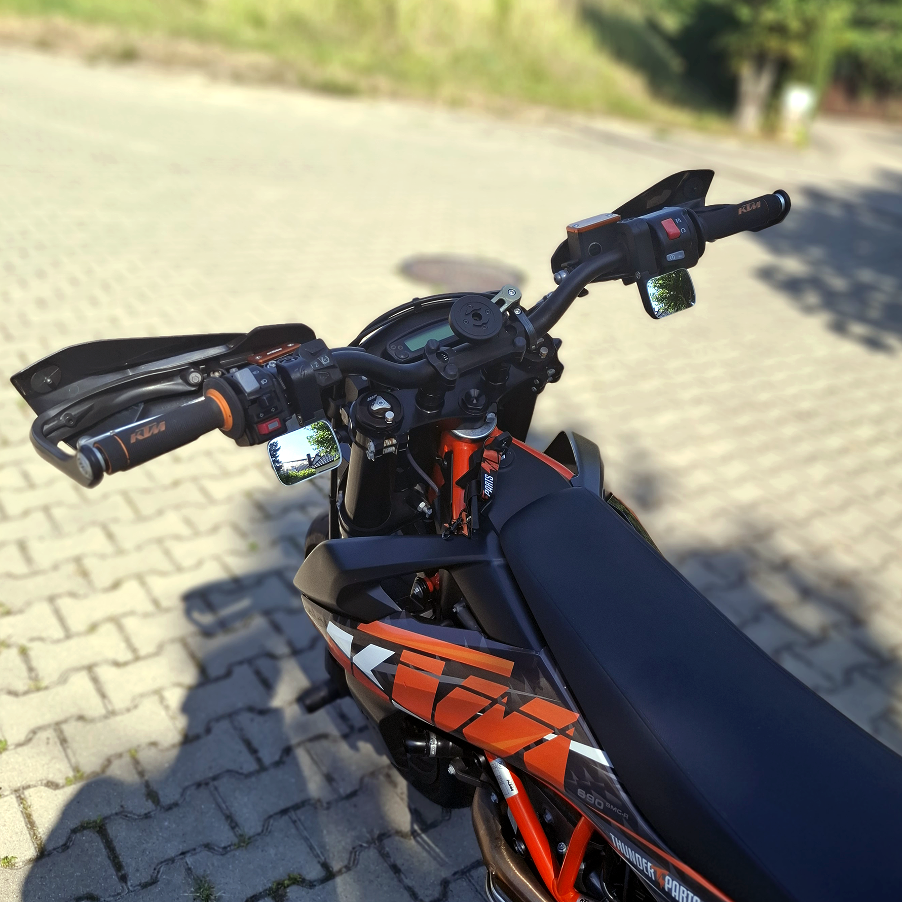 TP Underbar SM Mirrors - customowe akcesoryjne lusterka M10x1.25 montowane pod kierownicą