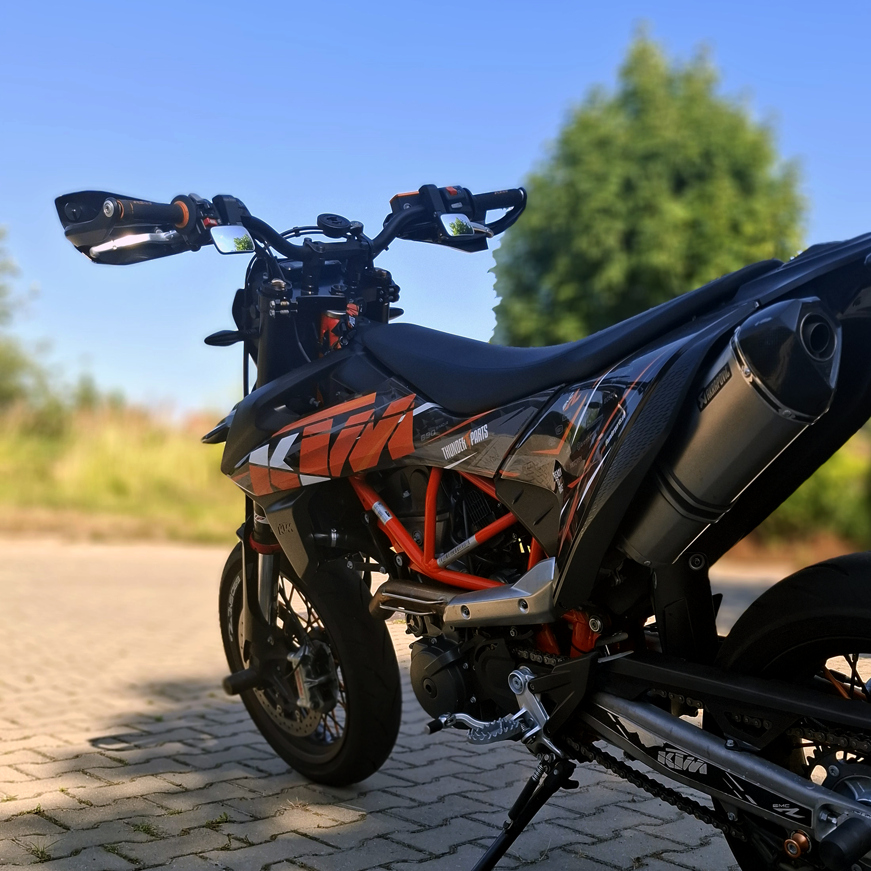 TP Underbar SM Mirrors - customowe akcesoryjne lusterka M10x1.25 montowane pod kierownicą